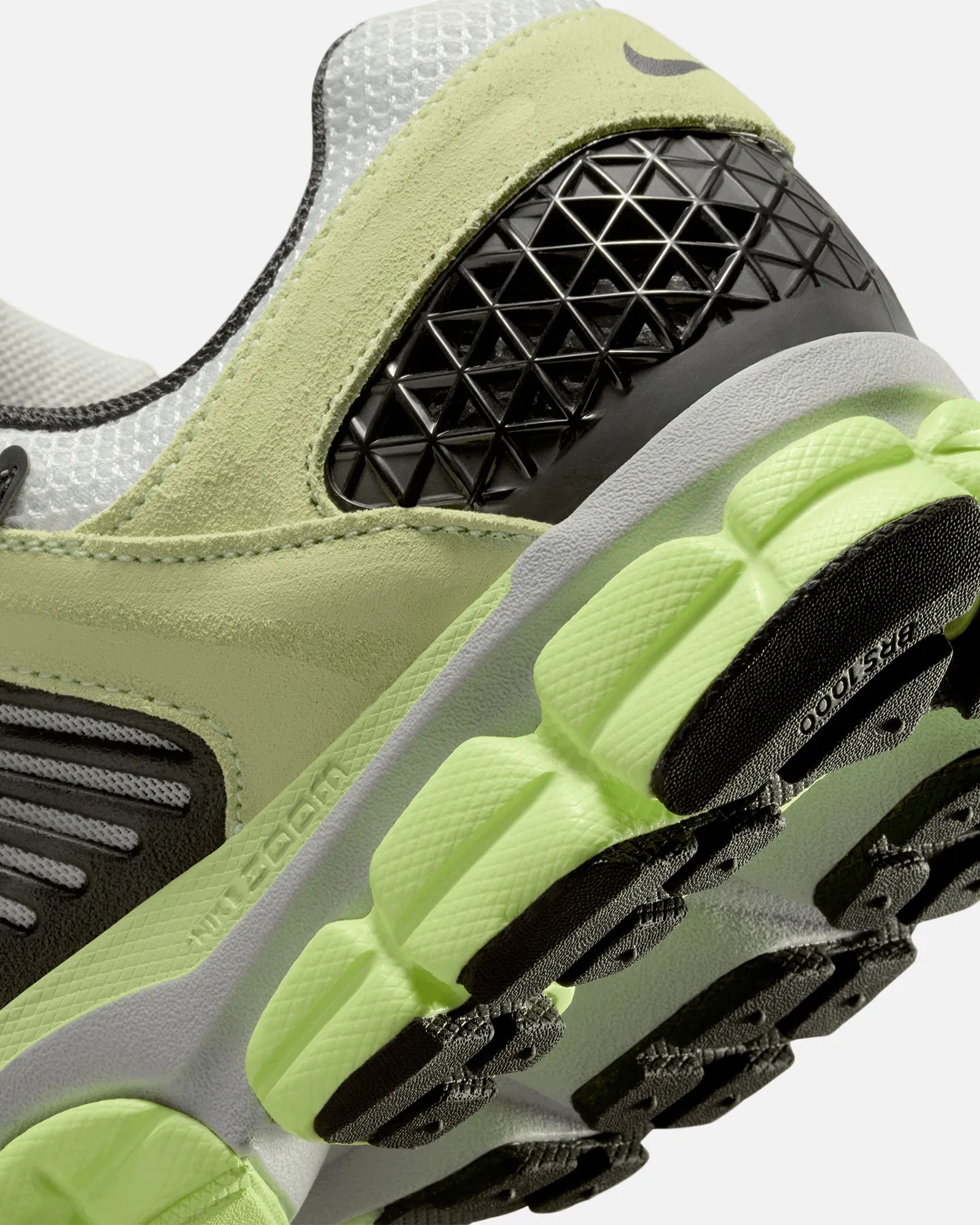 Nike Zoom Vomero 5 Barely Volt/Platinum