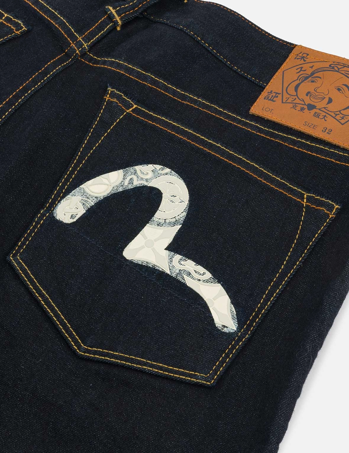Seagull with Kamon Print Pockets Carrot Fit Jeans #2017