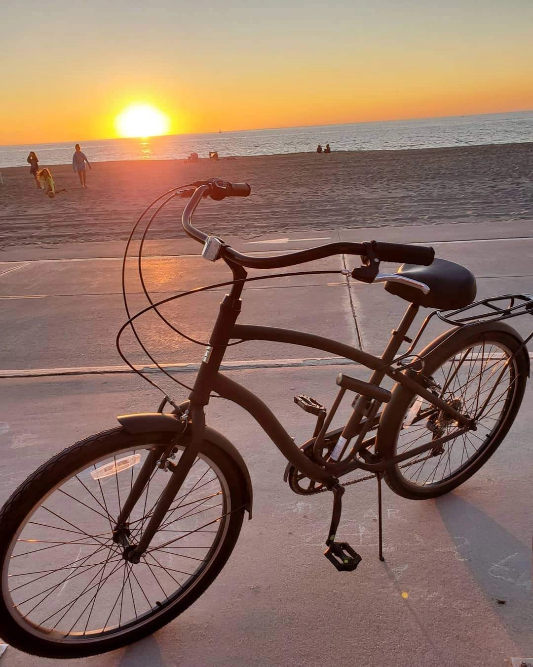 sixthreezero EVRYjourney Men's Casual Edition 7-Speed w/ Integrated Cable Lock, Light and Basket