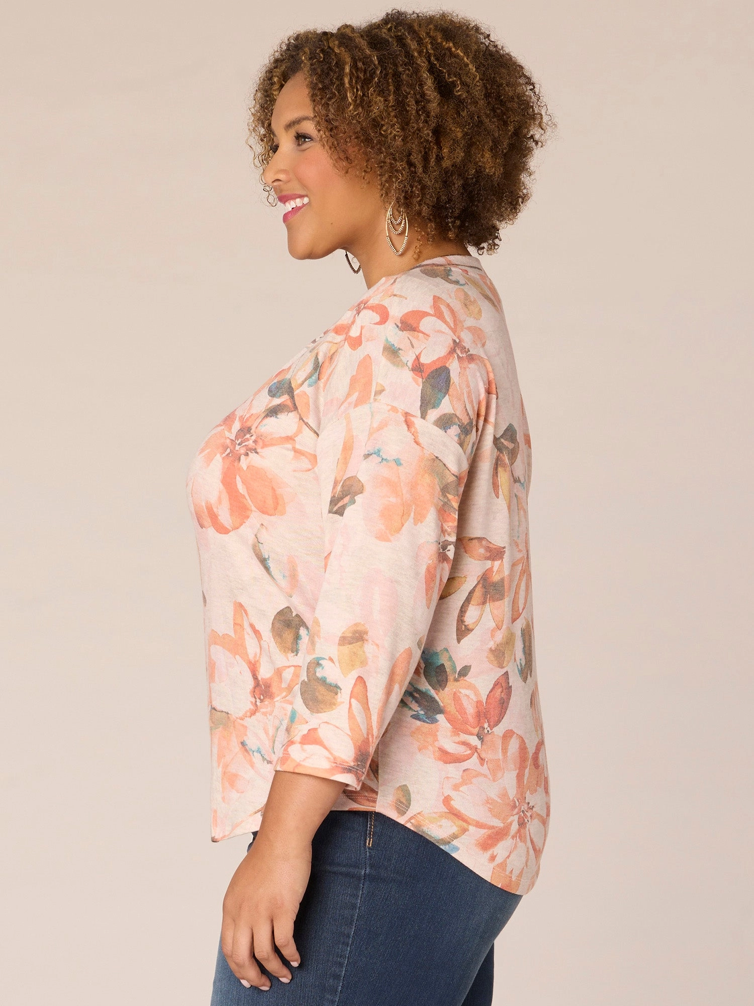 Three Quarter Sleeve Rounded V-Neck Floral Printed Plus Size Knit Top