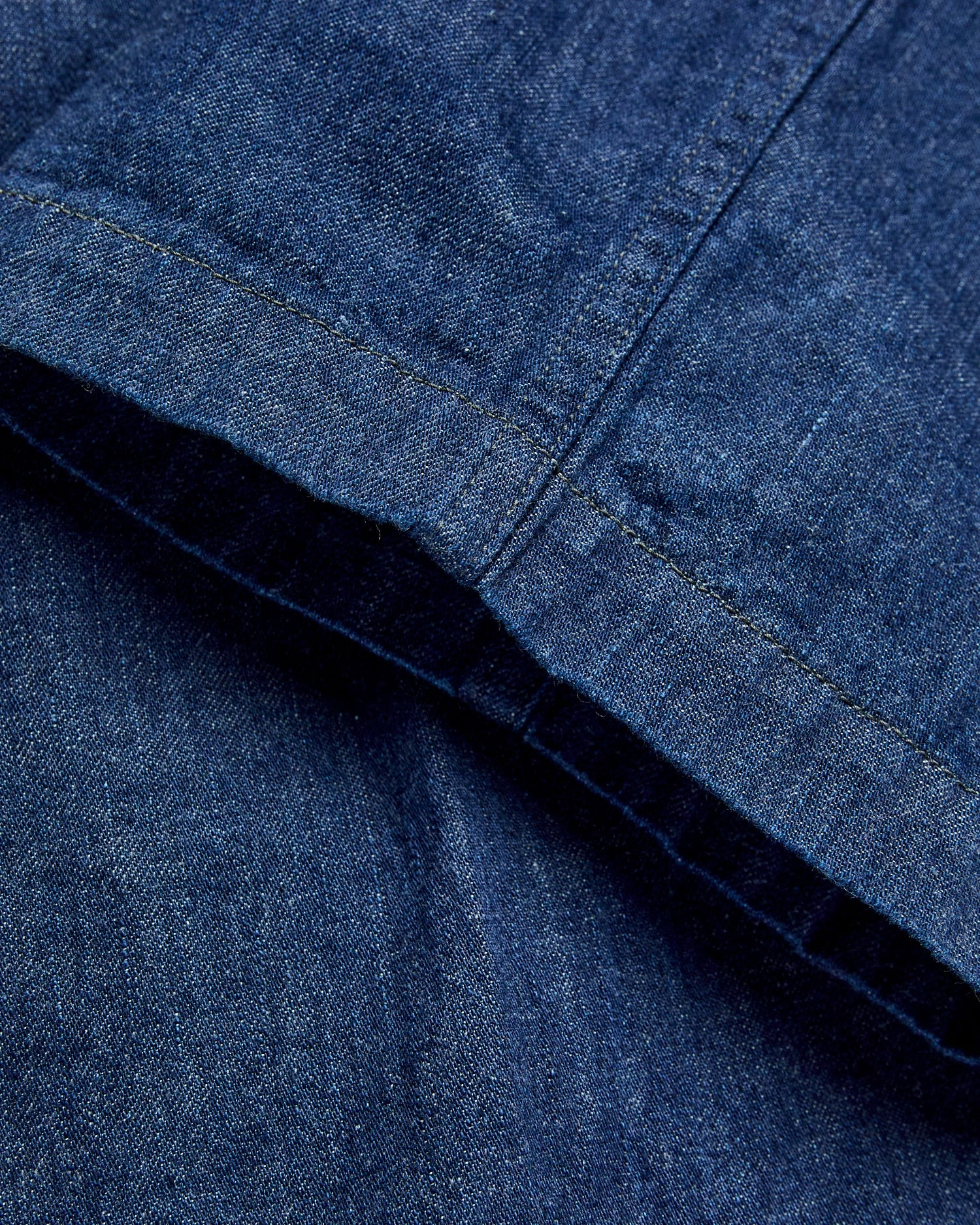 Two Tuck Denim Wide Trousers in Rinsed Indigo