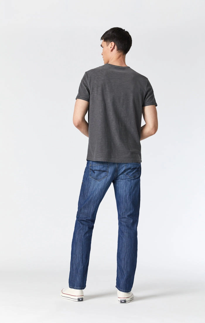 ZACH STRAIGHT LEG JEANS IN DARK MAUI